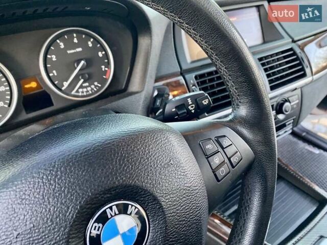 Серый БМВ Х5, объемом двигателя 2.98 л и пробегом 255 тыс. км за 15000 $, фото 25 на Automoto.ua