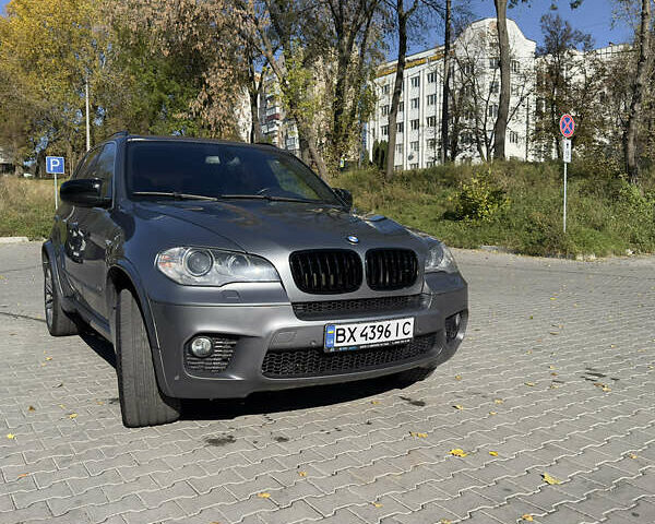 Серый БМВ Х5, объемом двигателя 3 л и пробегом 190 тыс. км за 18900 $, фото 3 на Automoto.ua