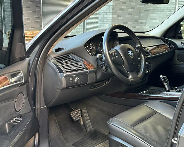 Сірий БМВ Х5, об'ємом двигуна 3 л та пробігом 292 тис. км за 11450 $, фото 15 на Automoto.ua