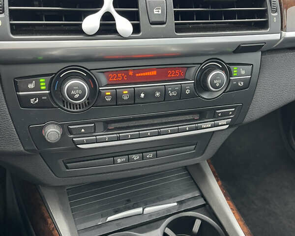 Сірий БМВ Х5, об'ємом двигуна 3 л та пробігом 319 тис. км за 14000 $, фото 17 на Automoto.ua