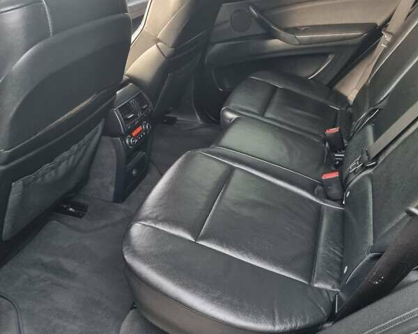 Серый БМВ Х5, объемом двигателя 0 л и пробегом 215 тыс. км за 15500 $, фото 10 на Automoto.ua