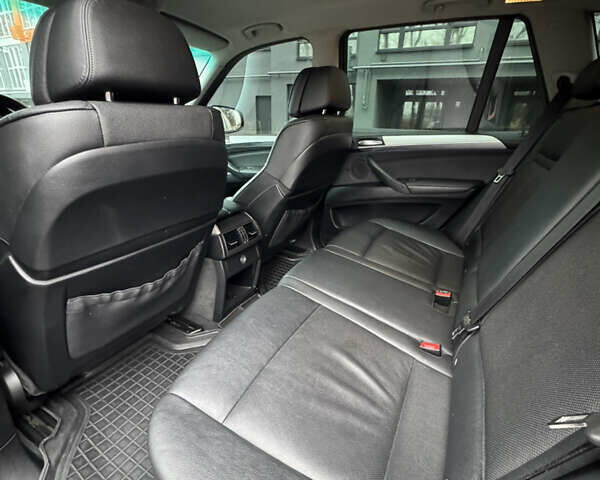 Серый БМВ Х5, объемом двигателя 2.99 л и пробегом 360 тыс. км за 17500 $, фото 7 на Automoto.ua