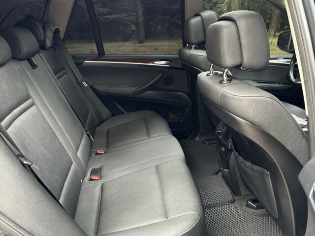 Сірий БМВ Х5, об'ємом двигуна 3 л та пробігом 261 тис. км за 16299 $, фото 14 на Automoto.ua