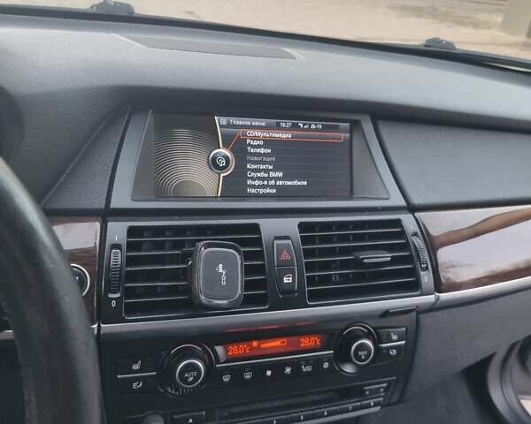 Серый БМВ Х5, объемом двигателя 0 л и пробегом 215 тыс. км за 15500 $, фото 5 на Automoto.ua