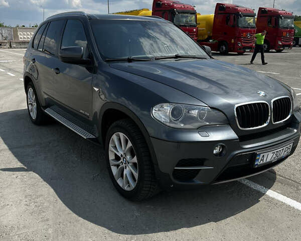 Серый БМВ Х5, объемом двигателя 3 л и пробегом 370 тыс. км за 19900 $, фото 5 на Automoto.ua