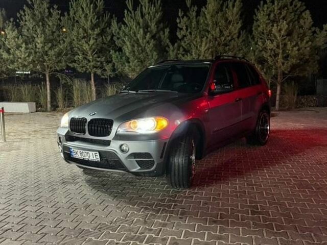 Серый БМВ Х5, объемом двигателя 3 л и пробегом 190 тыс. км за 16000 $, фото 1 на Automoto.ua