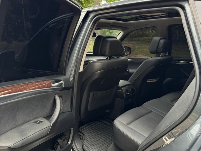 Сірий БМВ Х5, об'ємом двигуна 3 л та пробігом 261 тис. км за 16299 $, фото 12 на Automoto.ua