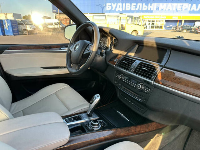 Сірий БМВ Х5, об'ємом двигуна 3 л та пробігом 268 тис. км за 16200 $, фото 13 на Automoto.ua