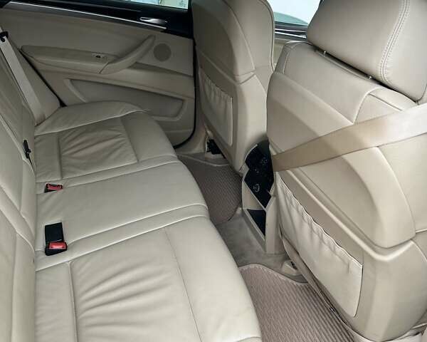 Серый БМВ Х5, объемом двигателя 3 л и пробегом 350 тыс. км за 16000 $, фото 6 на Automoto.ua