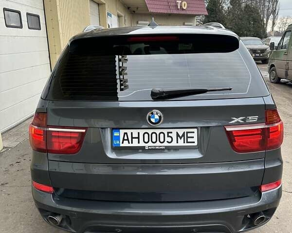 Серый БМВ Х5, объемом двигателя 3 л и пробегом 350 тыс. км за 16000 $, фото 2 на Automoto.ua