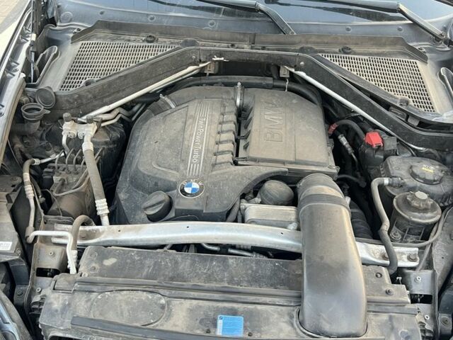 Серый БМВ Х5, объемом двигателя 3 л и пробегом 415 тыс. км за 14000 $, фото 2 на Automoto.ua