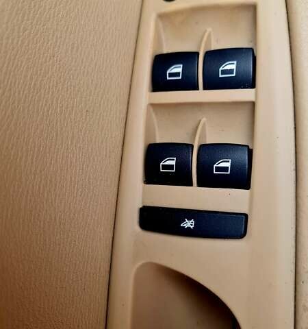 Серый БМВ Х5, объемом двигателя 3 л и пробегом 258 тыс. км за 13800 $, фото 59 на Automoto.ua