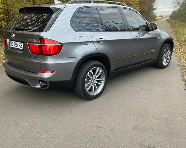 Серый БМВ Х5, объемом двигателя 2.99 л и пробегом 285 тыс. км за 16800 $, фото 13 на Automoto.ua