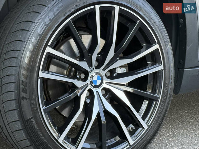 Серый БМВ Х5, объемом двигателя 3 л и пробегом 297 тыс. км за 15700 $, фото 15 на Automoto.ua