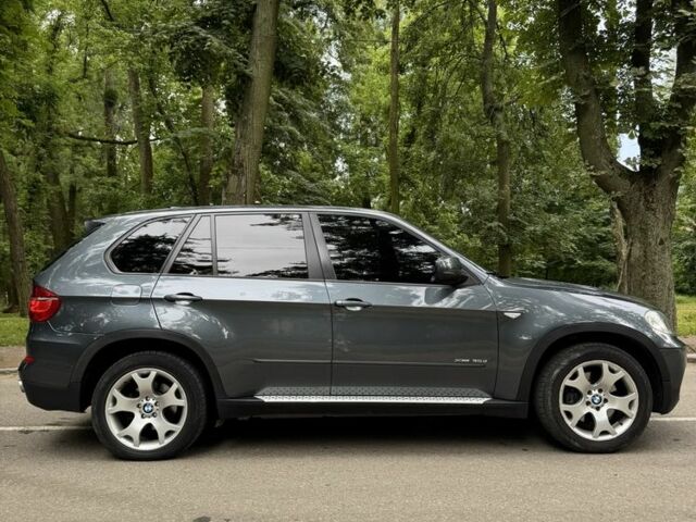 Сірий БМВ Х5, об'ємом двигуна 3 л та пробігом 261 тис. км за 16299 $, фото 5 на Automoto.ua