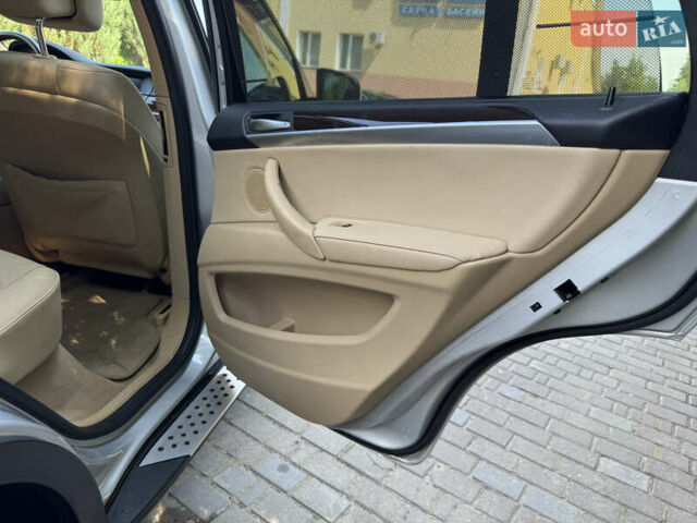 Сірий БМВ Х5, об'ємом двигуна 3 л та пробігом 281 тис. км за 14499 $, фото 70 на Automoto.ua