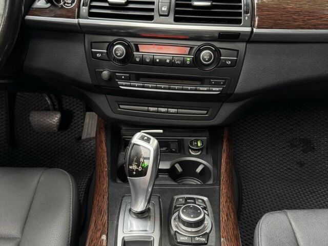 Сірий БМВ Х5, об'ємом двигуна 3 л та пробігом 261 тис. км за 16299 $, фото 11 на Automoto.ua