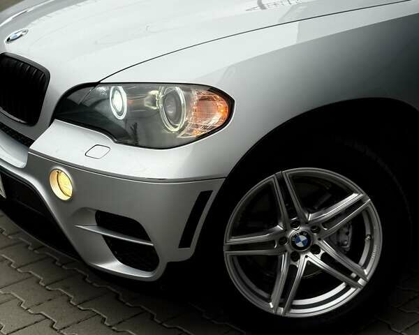 Сірий БМВ Х5, об'ємом двигуна 3 л та пробігом 303 тис. км за 16800 $, фото 4 на Automoto.ua