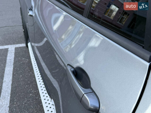 Серый БМВ Х5, объемом двигателя 3 л и пробегом 297 тыс. км за 15700 $, фото 19 на Automoto.ua