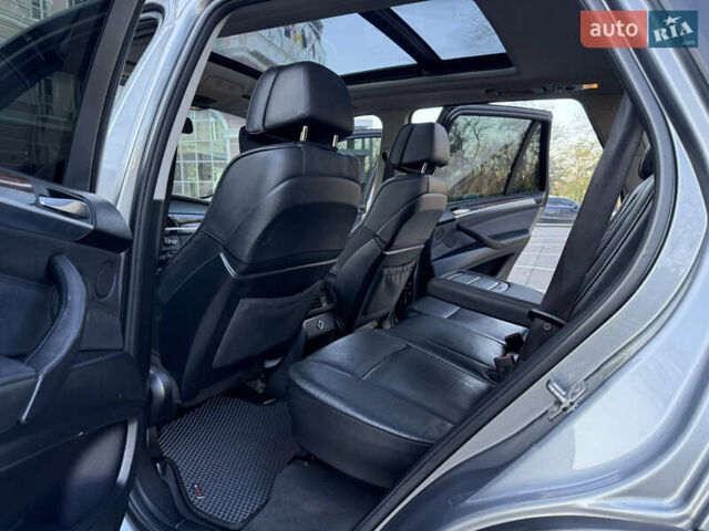 Серый БМВ Х5, объемом двигателя 3 л и пробегом 297 тыс. км за 15700 $, фото 38 на Automoto.ua