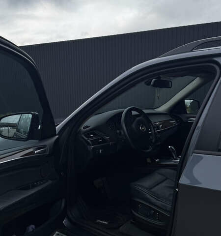 БМВ Х5 2010 у Тернополі на Automoto.ua Сірий БМВ Х5, об'ємом двигуна 2.98 л та пробігом 233 тис. км за 14800 $, фото 4 на Automoto.ua