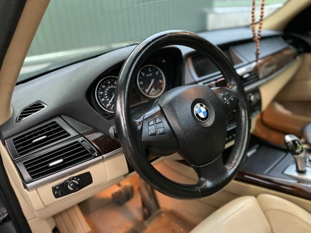 Серый БМВ Х5, объемом двигателя 3 л и пробегом 284 тыс. км за 16500 $, фото 9 на Automoto.ua