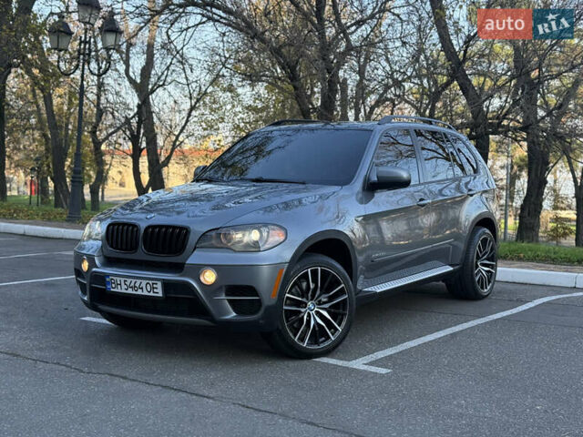 Серый БМВ Х5, объемом двигателя 3 л и пробегом 297 тыс. км за 15700 $, фото 1 на Automoto.ua