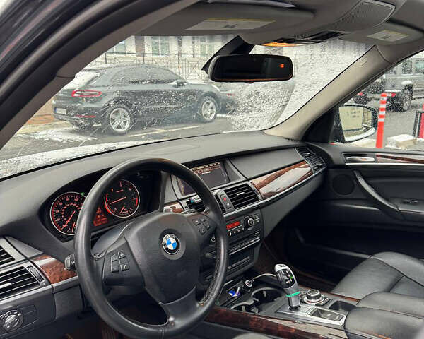 Серый БМВ Х5, объемом двигателя 3 л и пробегом 263 тыс. км за 17200 $, фото 6 на Automoto.ua