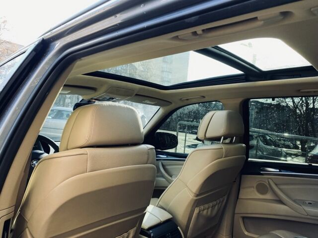 Серый БМВ Х5, объемом двигателя 3 л и пробегом 284 тыс. км за 16500 $, фото 18 на Automoto.ua