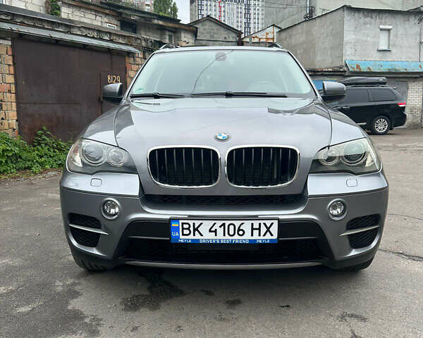 Сірий БМВ Х5, об'ємом двигуна 2.98 л та пробігом 187 тис. км за 16000 $, фото 12 на Automoto.ua