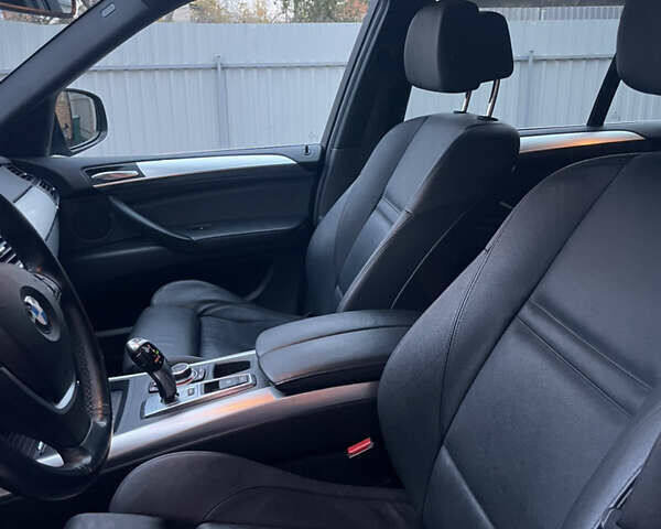 Серый БМВ Х5, объемом двигателя 3 л и пробегом 286 тыс. км за 16900 $, фото 22 на Automoto.ua