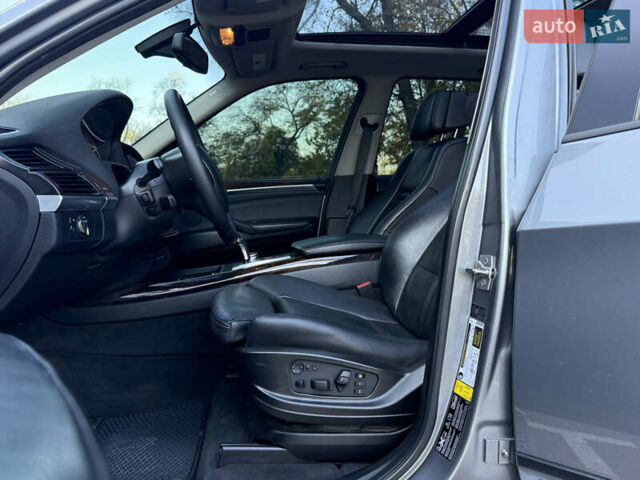 Серый БМВ Х5, объемом двигателя 3 л и пробегом 297 тыс. км за 15700 $, фото 24 на Automoto.ua