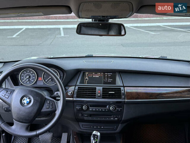 Серый БМВ Х5, объемом двигателя 3 л и пробегом 297 тыс. км за 15700 $, фото 22 на Automoto.ua