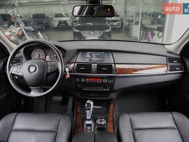 Серый БМВ Х5, объемом двигателя 3 л и пробегом 227 тыс. км за 11900 $, фото 13 на Automoto.ua