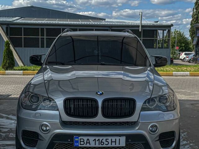 Серый БМВ Х5, объемом двигателя 4.4 л и пробегом 275 тыс. км за 13500 $, фото 2 на Automoto.ua