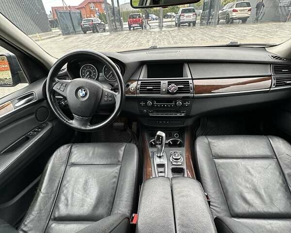 Серый БМВ Х5, объемом двигателя 2.98 л и пробегом 210 тыс. км за 12500 $, фото 15 на Automoto.ua