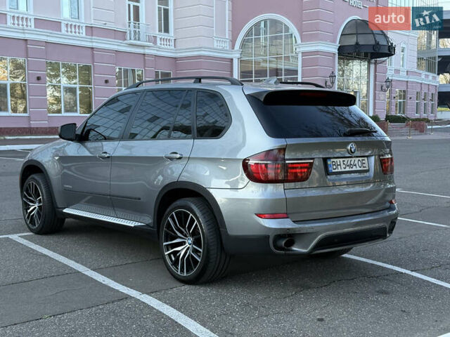 Серый БМВ Х5, объемом двигателя 3 л и пробегом 297 тыс. км за 15700 $, фото 6 на Automoto.ua