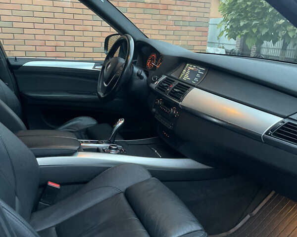 Серый БМВ Х5, объемом двигателя 3 л и пробегом 287 тыс. км за 16700 $, фото 16 на Automoto.ua