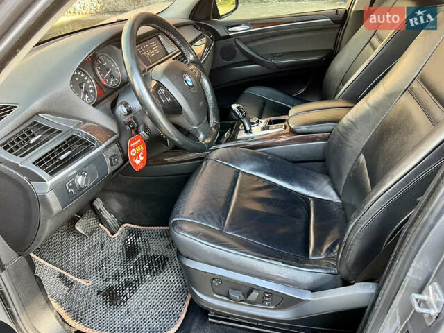 Сірий БМВ Х5, об'ємом двигуна 3 л та пробігом 295 тис. км за 11500 $, фото 8 на Automoto.ua