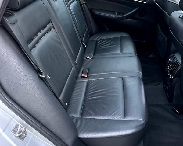 Серый БМВ Х5, объемом двигателя 3 л и пробегом 189 тыс. км за 15500 $, фото 15 на Automoto.ua