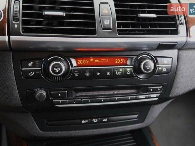 Серый БМВ Х5, объемом двигателя 3 л и пробегом 227 тыс. км за 11900 $, фото 17 на Automoto.ua