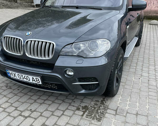 Сірий БМВ Х5, об'ємом двигуна 4.4 л та пробігом 96 тис. км за 16500 $, фото 55 на Automoto.ua