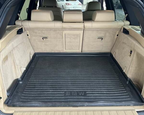 Серый БМВ Х5, объемом двигателя 3 л и пробегом 350 тыс. км за 16000 $, фото 5 на Automoto.ua