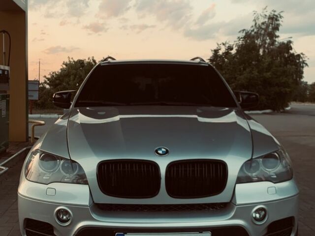 Серый БМВ Х5, объемом двигателя 4.4 л и пробегом 275 тыс. км за 13500 $, фото 1 на Automoto.ua