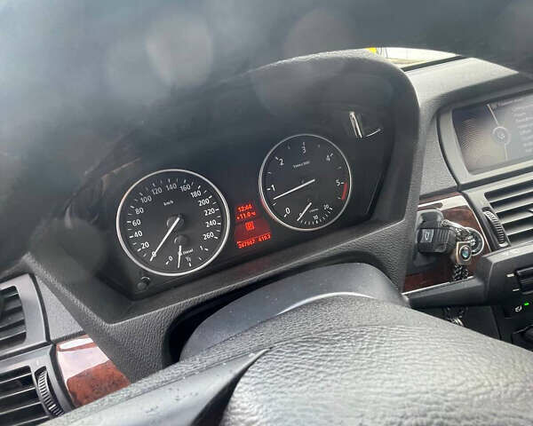 Серый БМВ Х5, объемом двигателя 3 л и пробегом 268 тыс. км за 18500 $, фото 8 на Automoto.ua