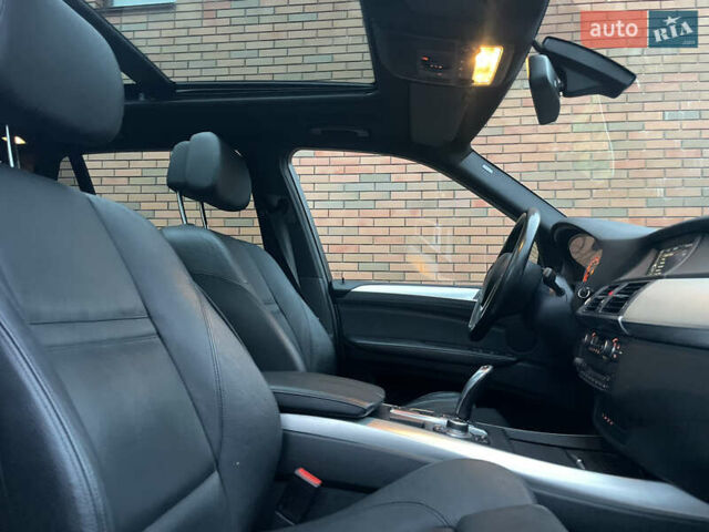 Серый БМВ Х5, объемом двигателя 3 л и пробегом 287 тыс. км за 16700 $, фото 14 на Automoto.ua