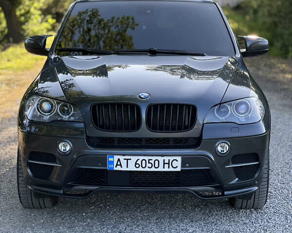Серый БМВ Х5, объемом двигателя 3 л и пробегом 316 тыс. км за 17600 $, фото 2 на Automoto.ua