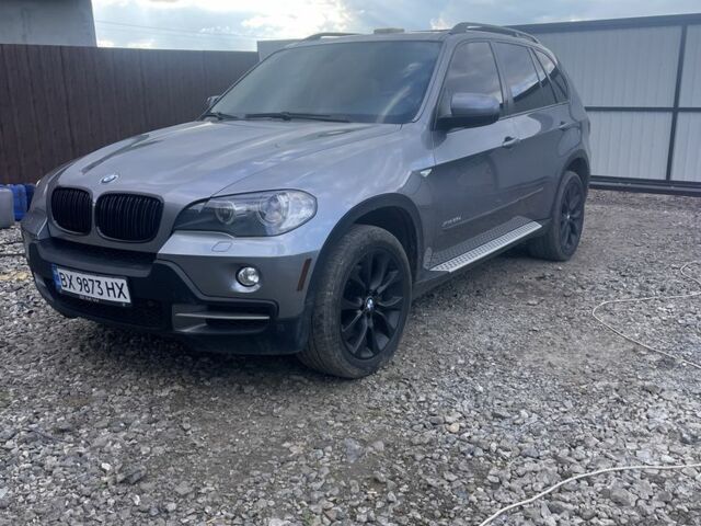 Серый БМВ Х5, объемом двигателя 3 л и пробегом 330 тыс. км за 13600 $, фото 1 на Automoto.ua