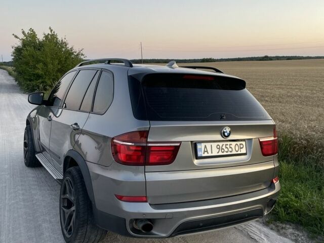 Серый БМВ Х5, объемом двигателя 3 л и пробегом 345 тыс. км за 15300 $, фото 2 на Automoto.ua