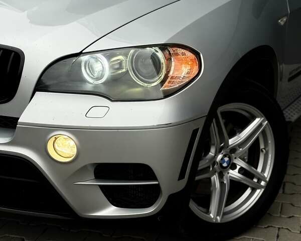 Сірий БМВ Х5, об'ємом двигуна 3 л та пробігом 303 тис. км за 16800 $, фото 3 на Automoto.ua